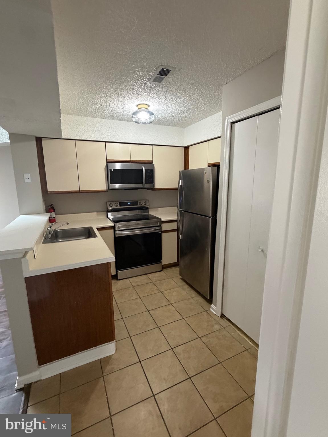 THE TIERS OF LAUREL LAKE - Residential