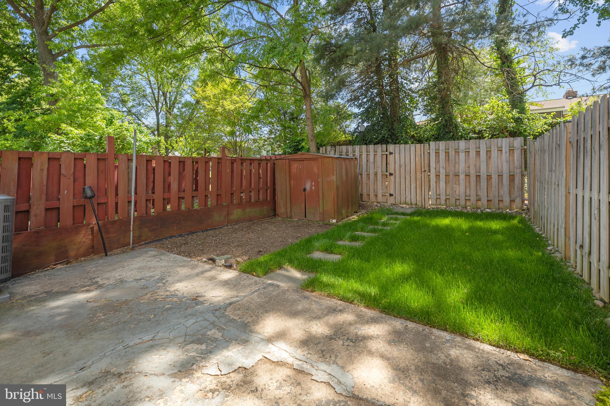 HANSON OAKS - Residential