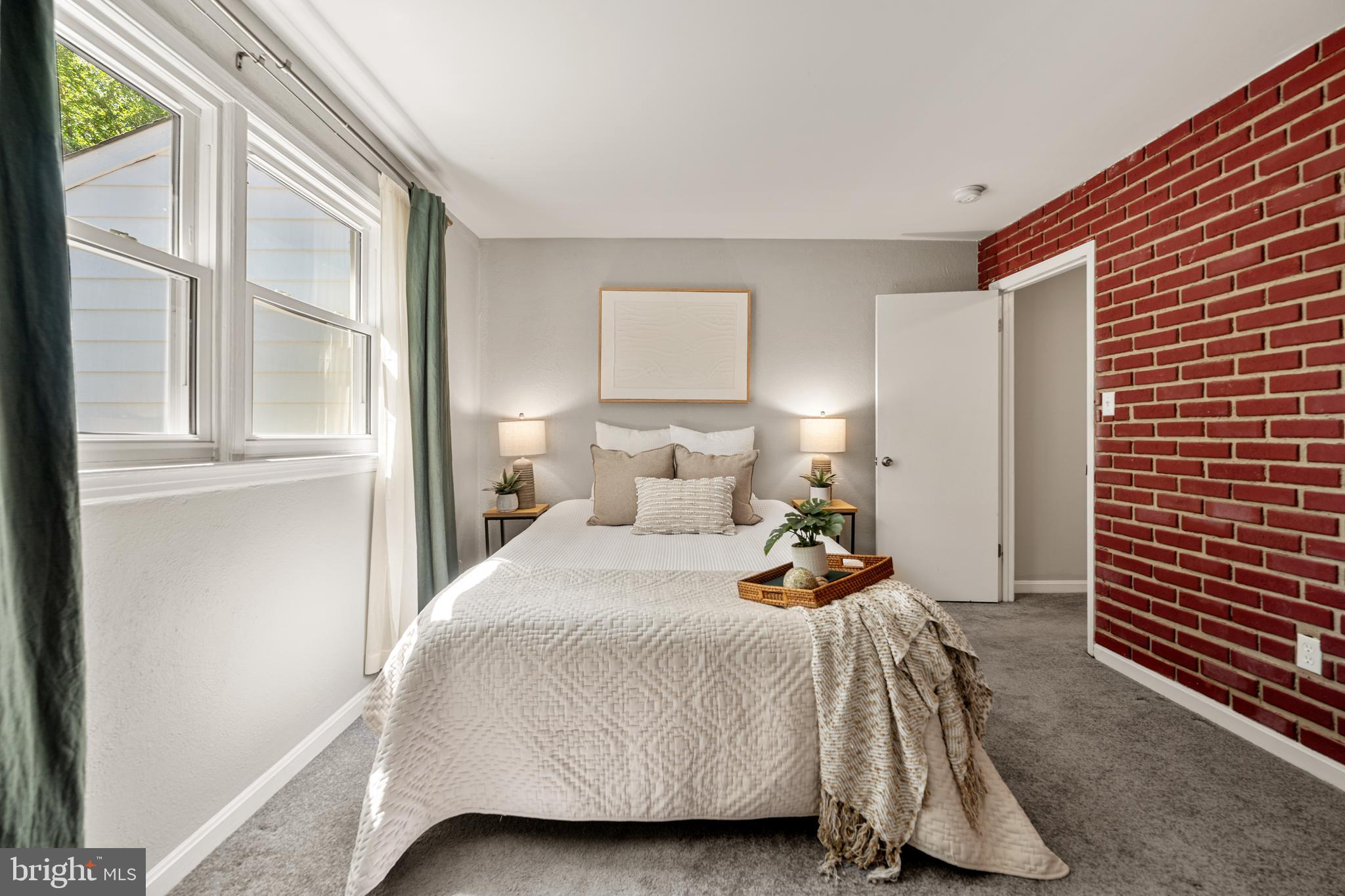 HANSON OAKS - Residential
