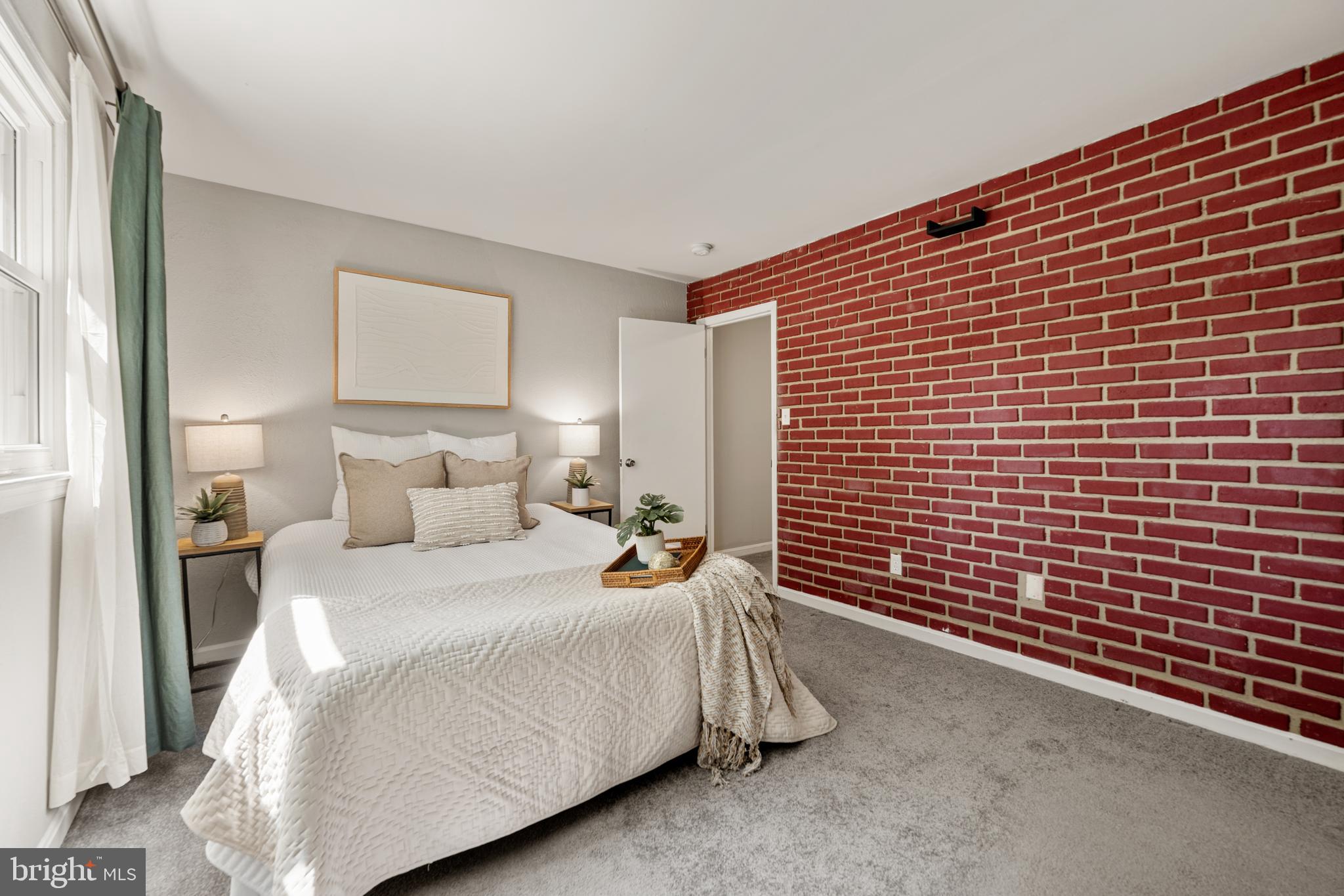 HANSON OAKS - Residential