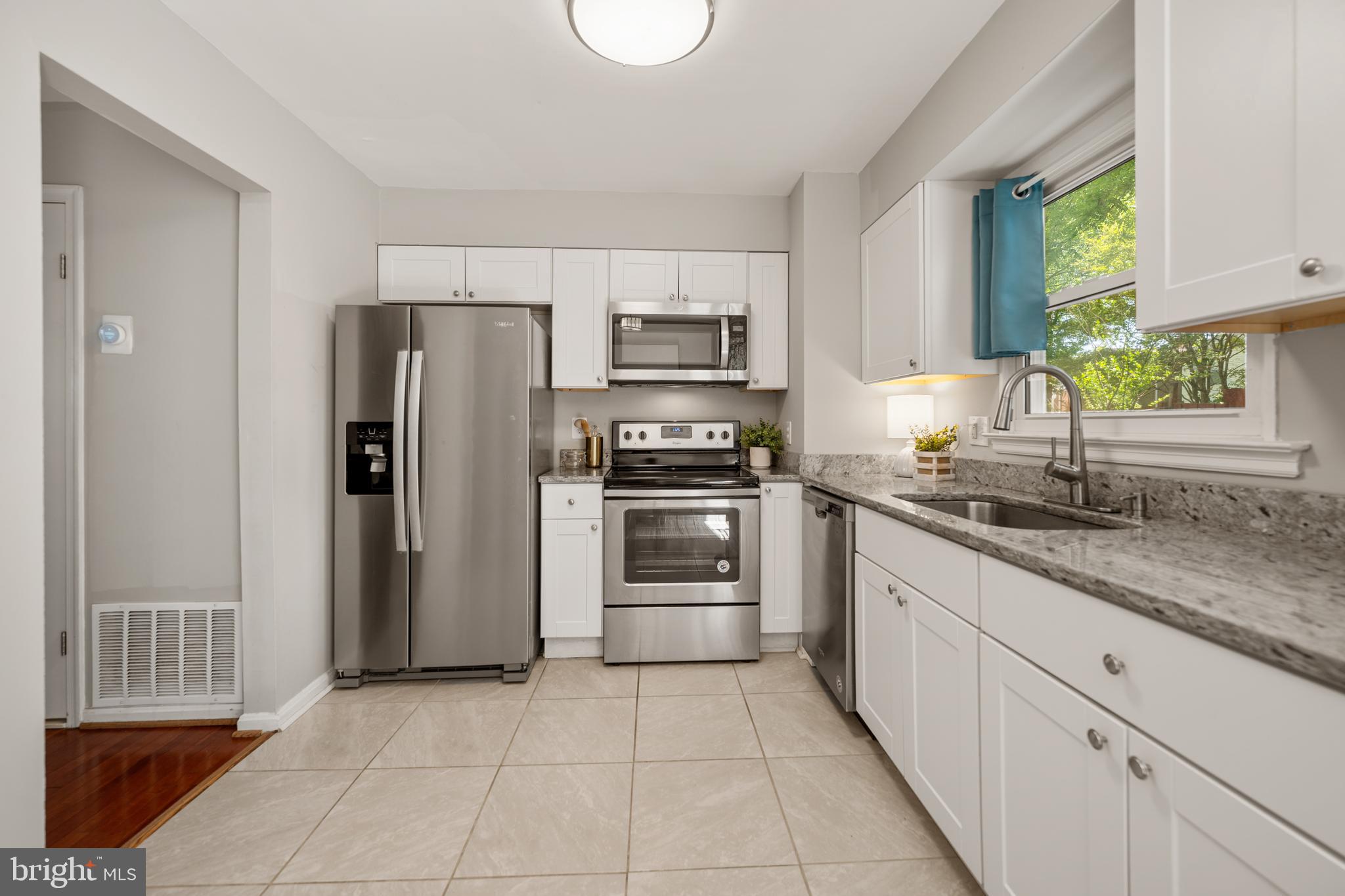 HANSON OAKS - Residential