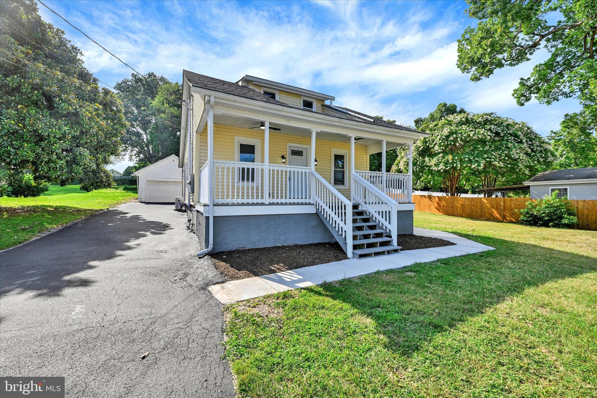 8812 AVONDALE ROAD