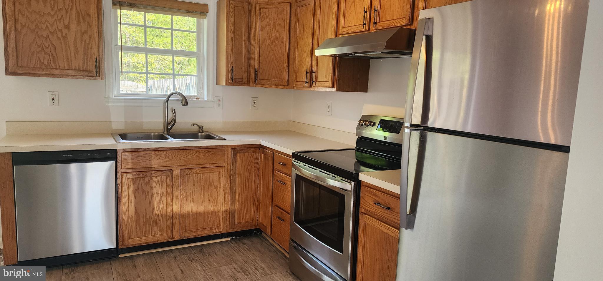 COVENTRY CREEK - Residential Lease