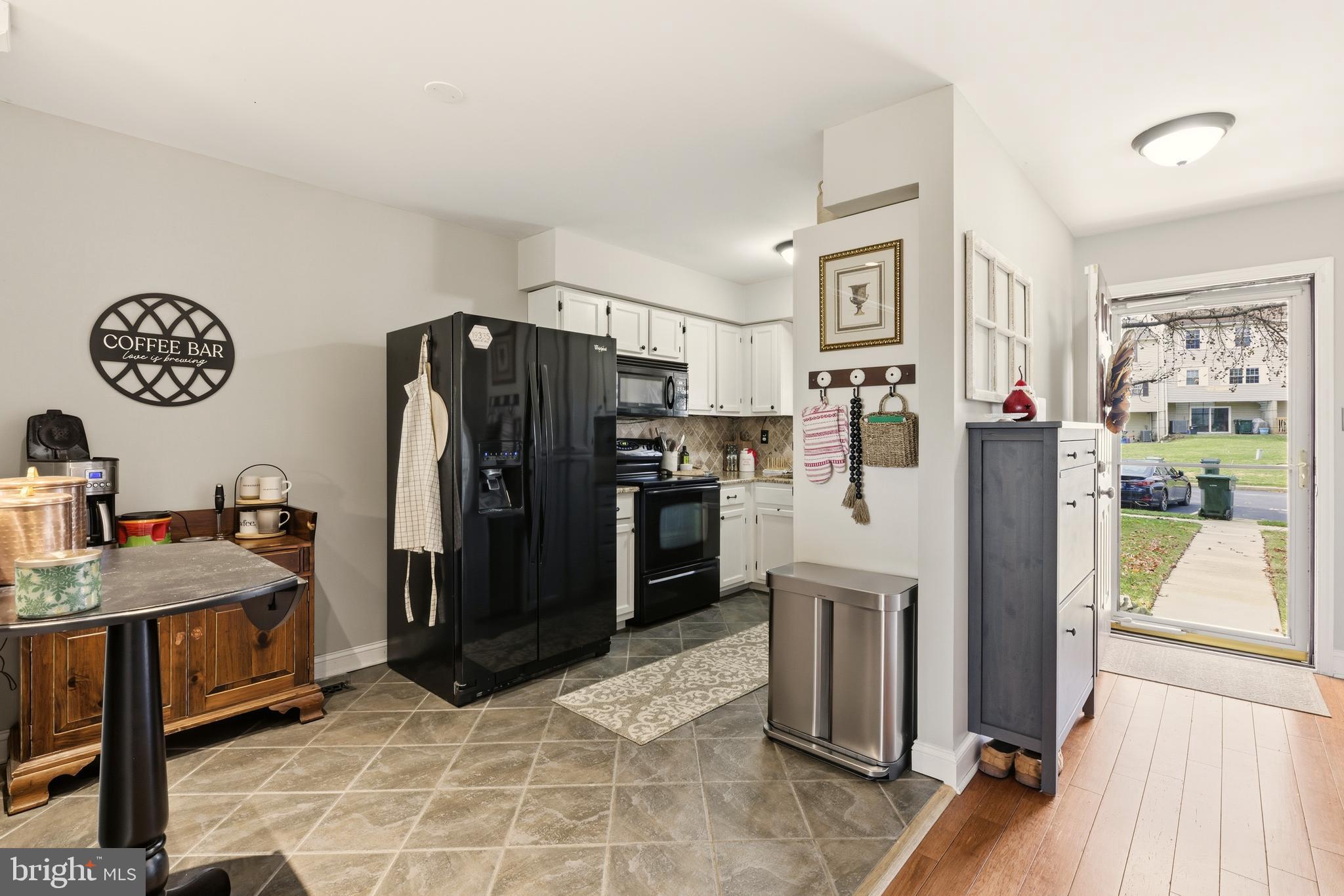 BEAVER RUN KNOLL - Residential