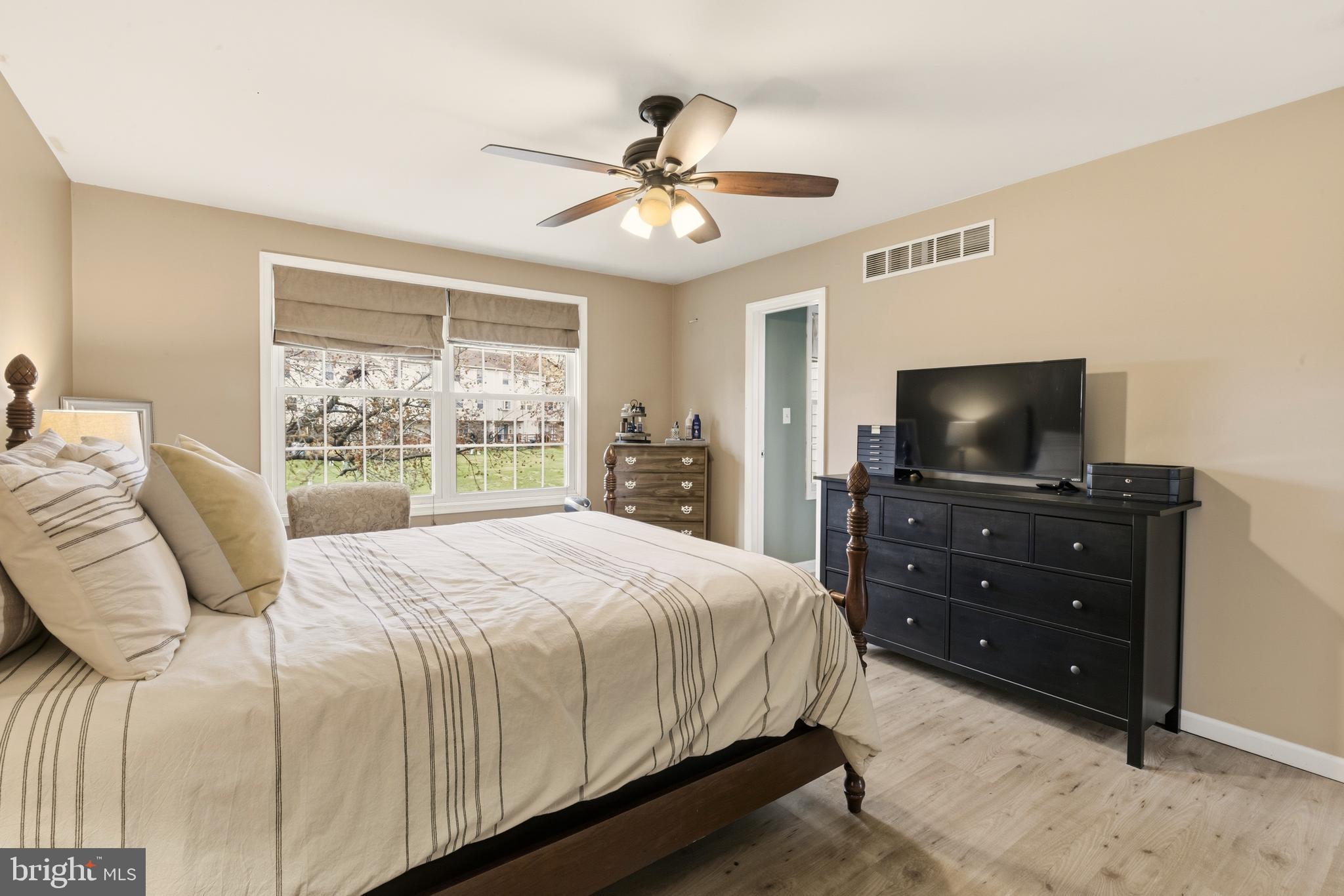 BEAVER RUN KNOLL - Residential