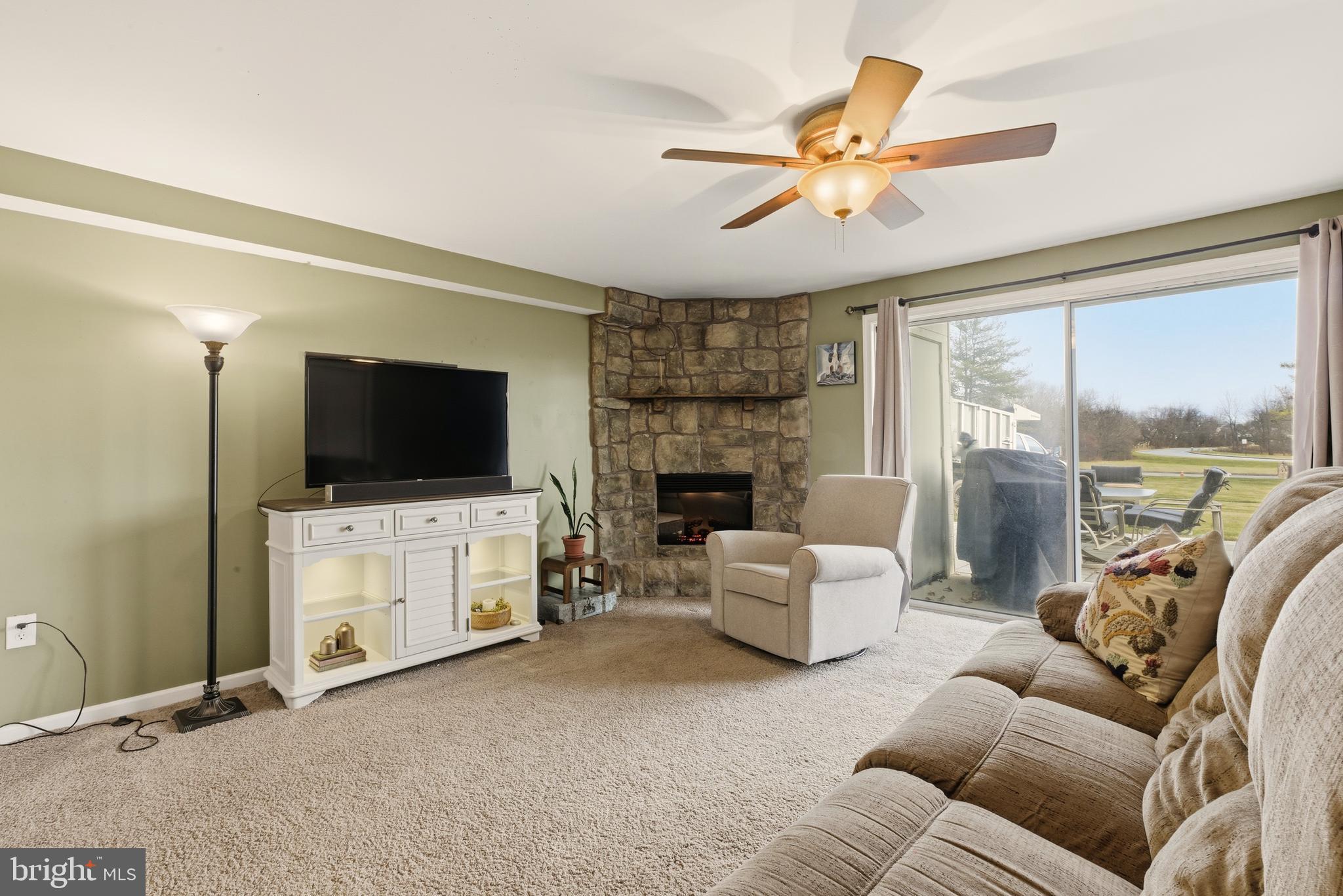 BEAVER RUN KNOLL - Residential