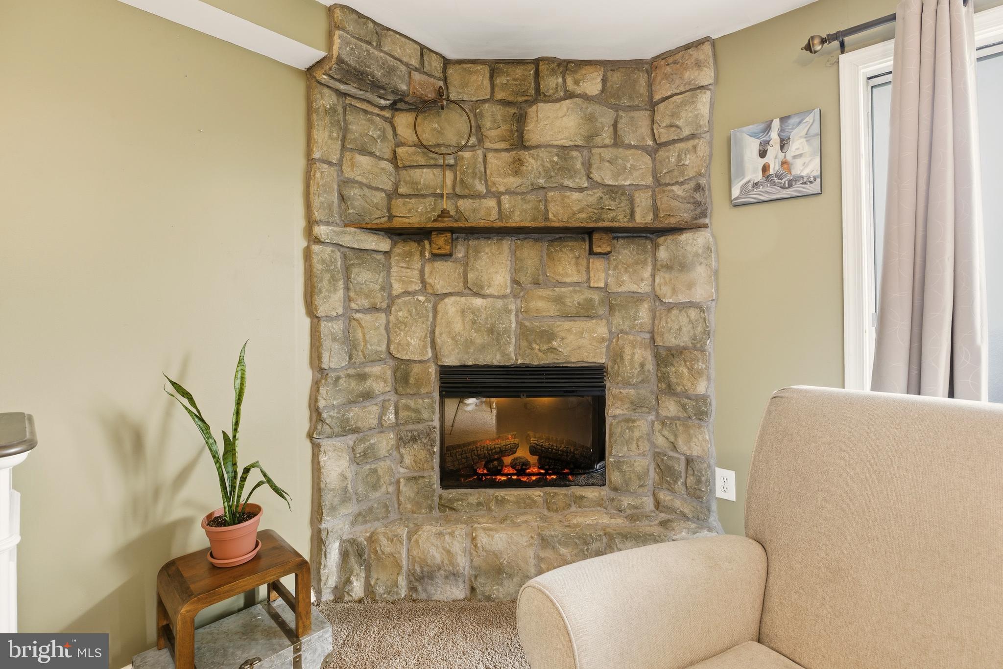 BEAVER RUN KNOLL - Residential