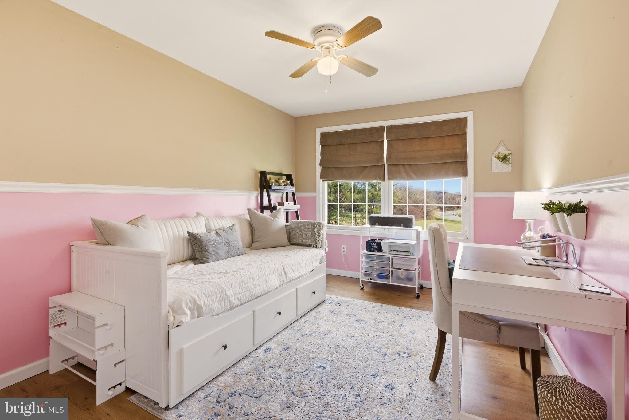 BEAVER RUN KNOLL - Residential