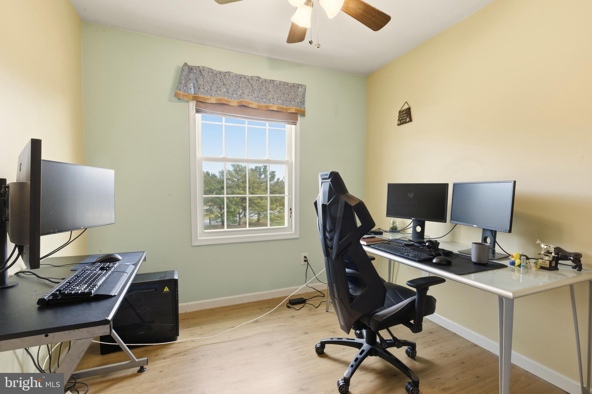 BEAVER RUN KNOLL - Residential