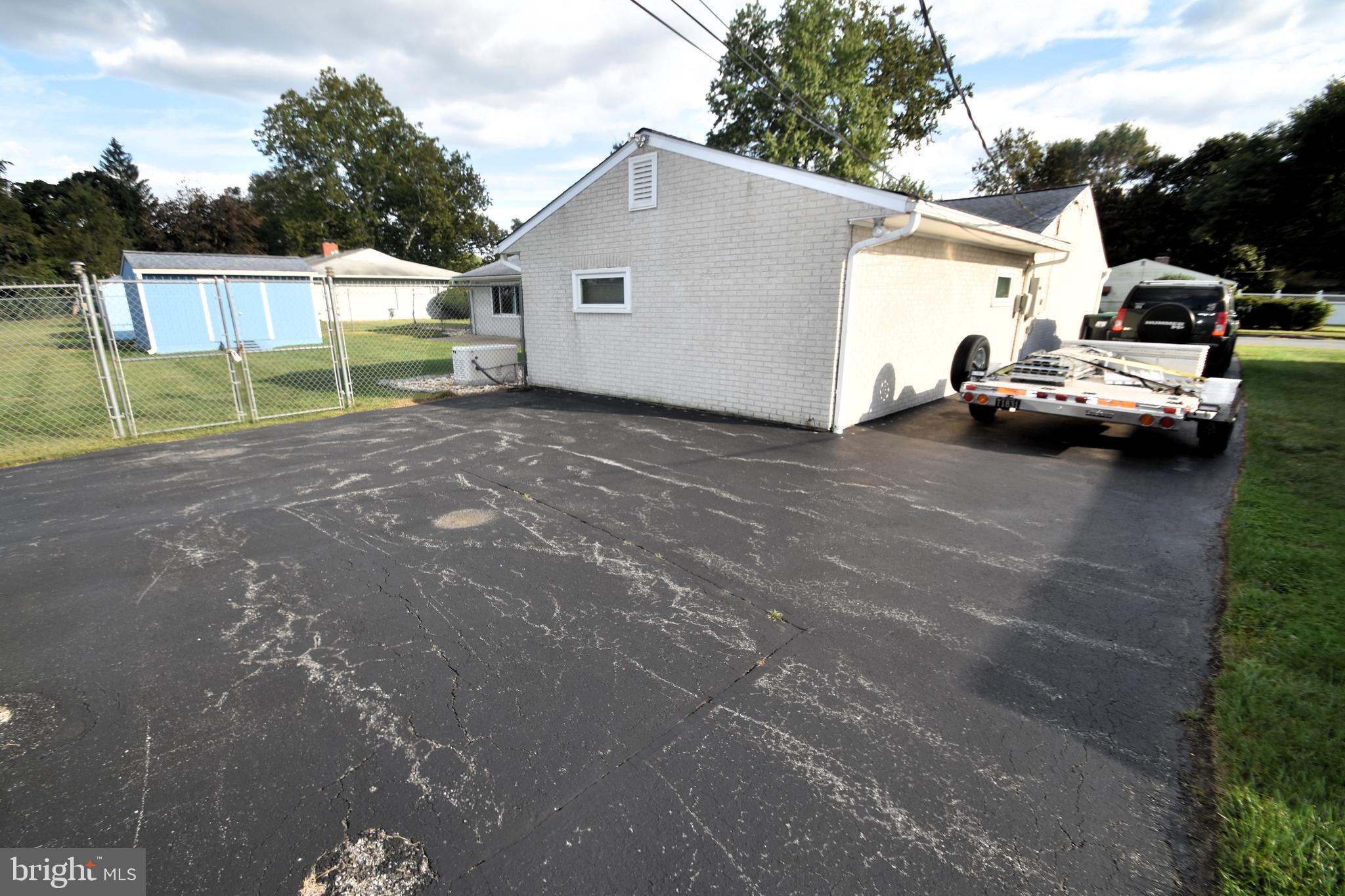 BROOKSIDE - Residential