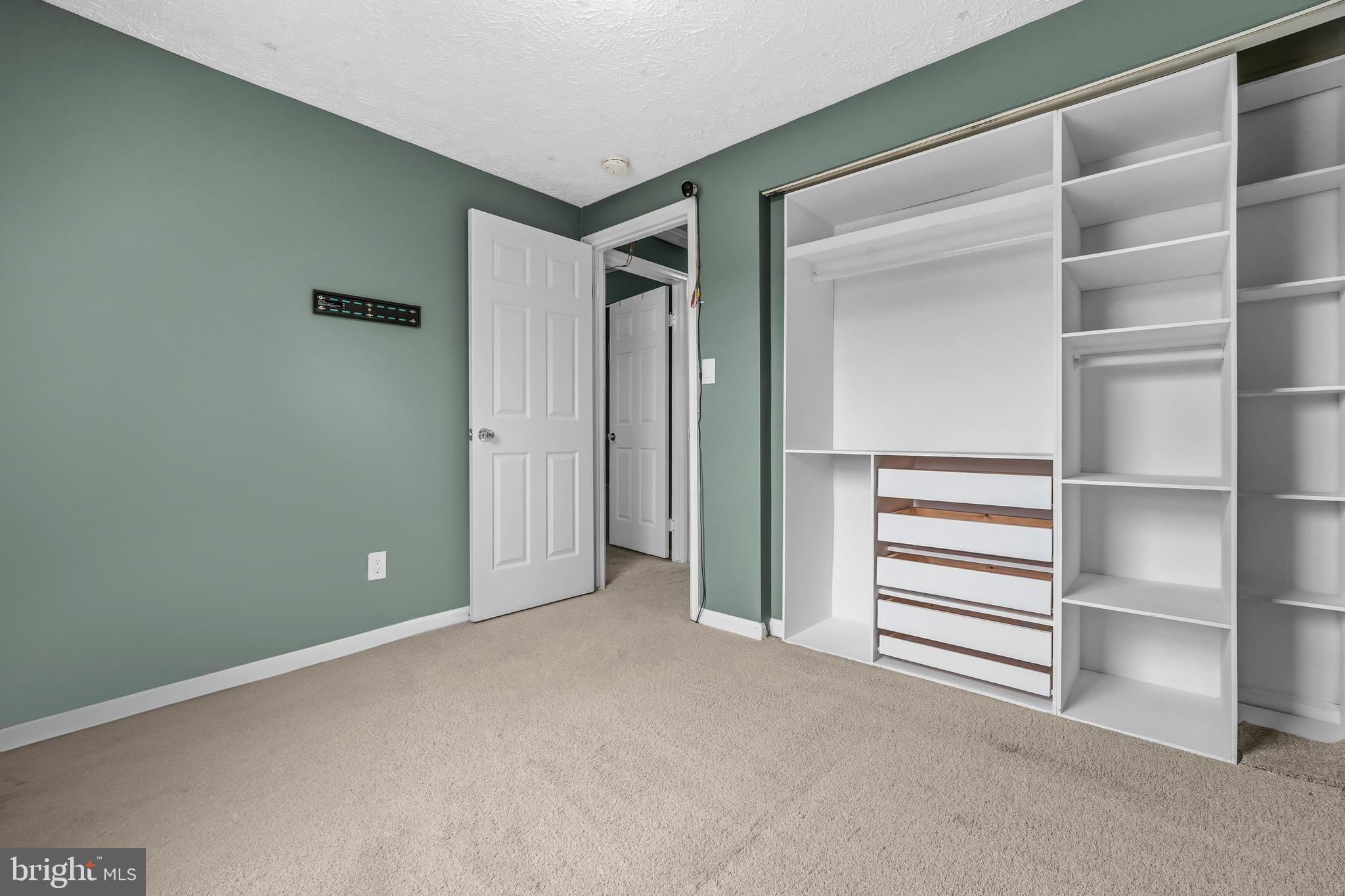 HOLLYMEAD - Residential