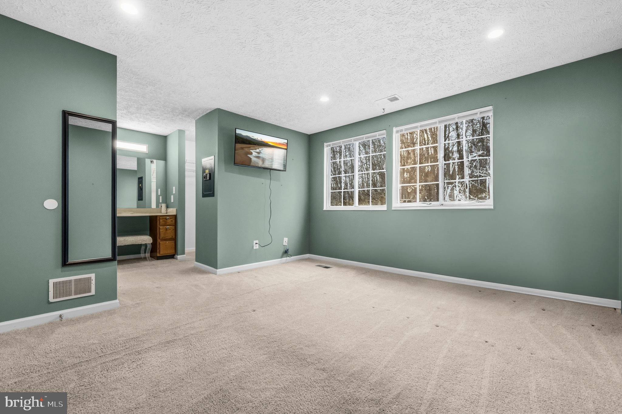 HOLLYMEAD - Residential