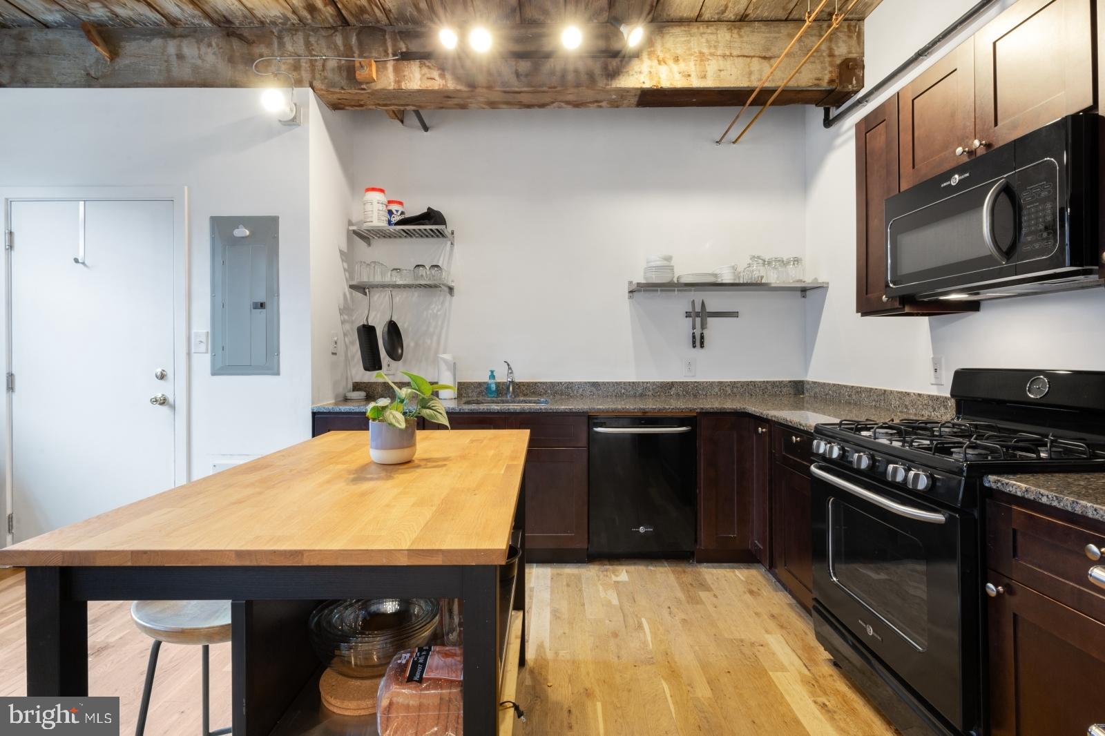 NORRIS SQUARE - Residential Lease