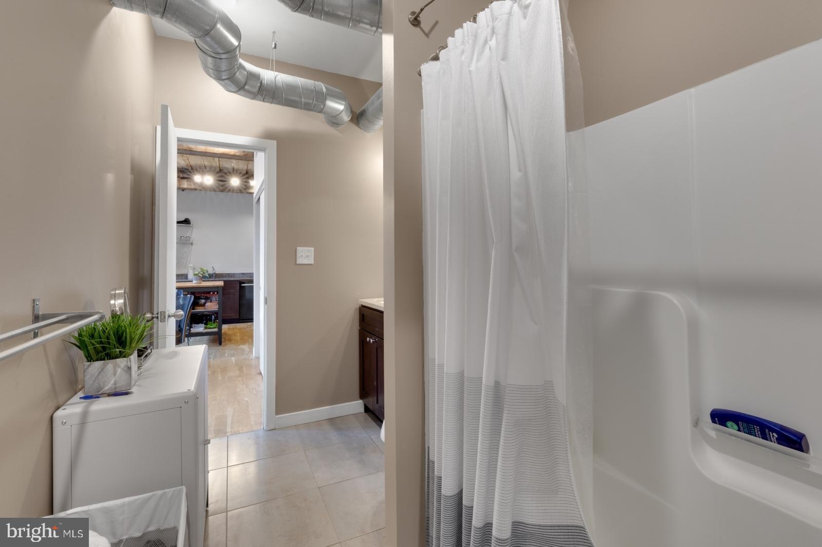 NORRIS SQUARE - Residential Lease