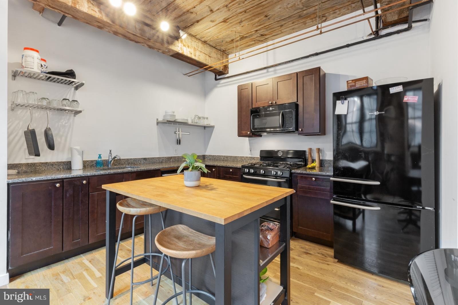 NORRIS SQUARE - Residential Lease