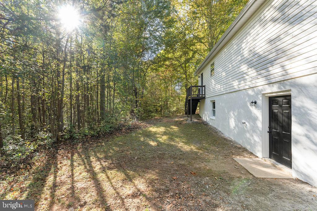37 CLOVERLEAF DRIVE