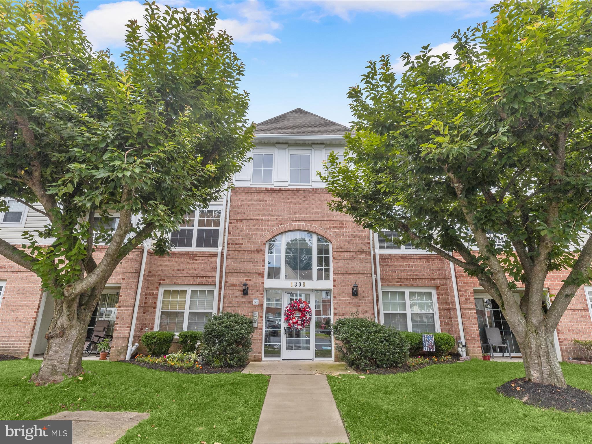 1309 SHERIDAN PLACE L 101