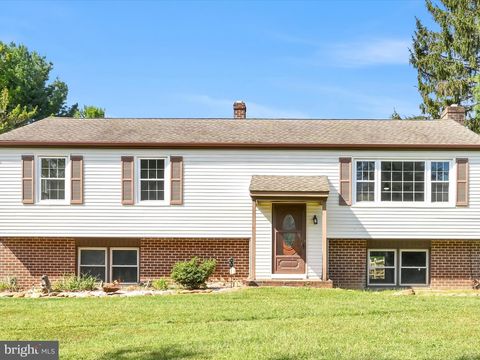 1514 HILLCREST LANE DOWNINGTOWN PA 19335