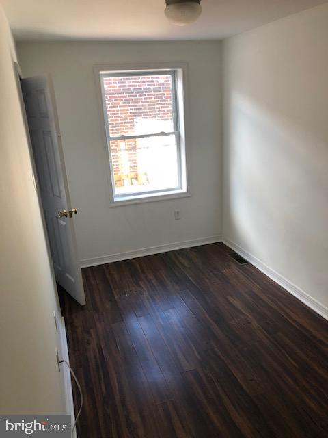 PORT RICHMOND - Residential Lease