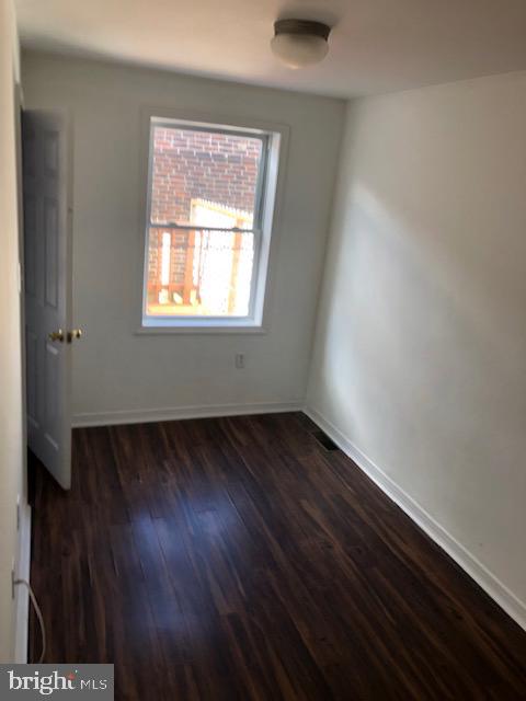 PORT RICHMOND - Residential Lease