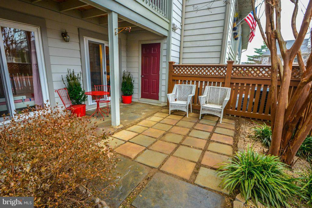 ESSEX HOUSE - Residential Lease