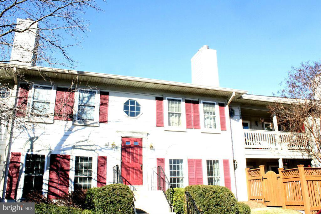 ESSEX HOUSE - Residential Lease