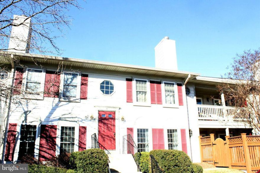 This renovated condo features an updated kitchen with sleek modern cherry cabinetry, stainless steel appli, & marble counter tops. It also features a fireplace, deep-soaking tub, crown molding, walk-in closet, storage space, & wood floors throughout. You even have a private fenced patio for relaxing or entertaining. Close to movies, shopping, restaurants, & mall, you can have it all! Avail 4/2.