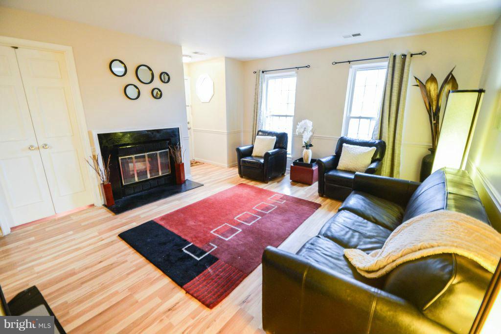 ESSEX HOUSE - Residential Lease