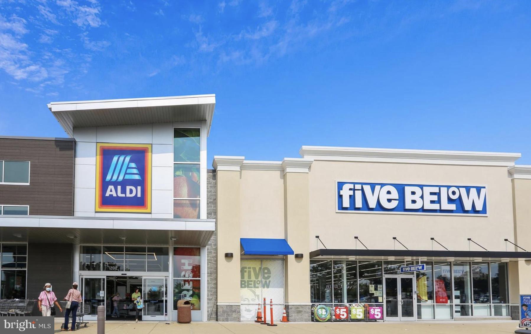 CALVERTON TOWNES - Residential