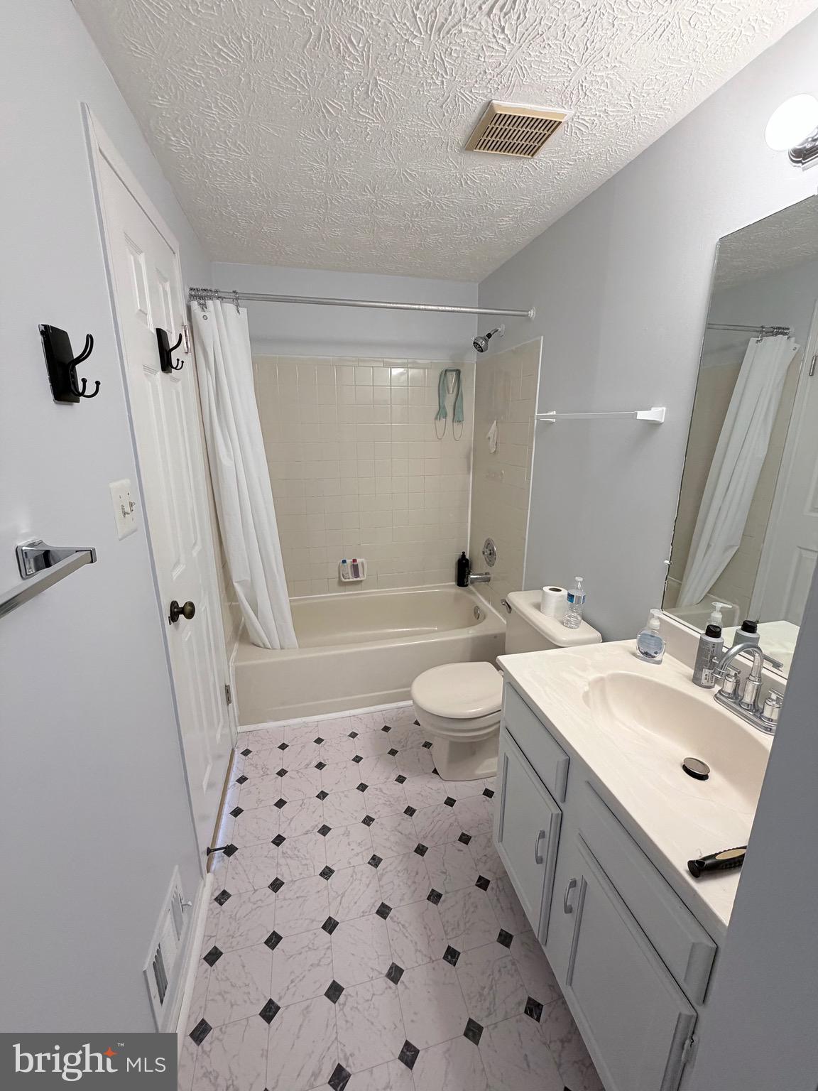 CALVERTON TOWNES - Residential