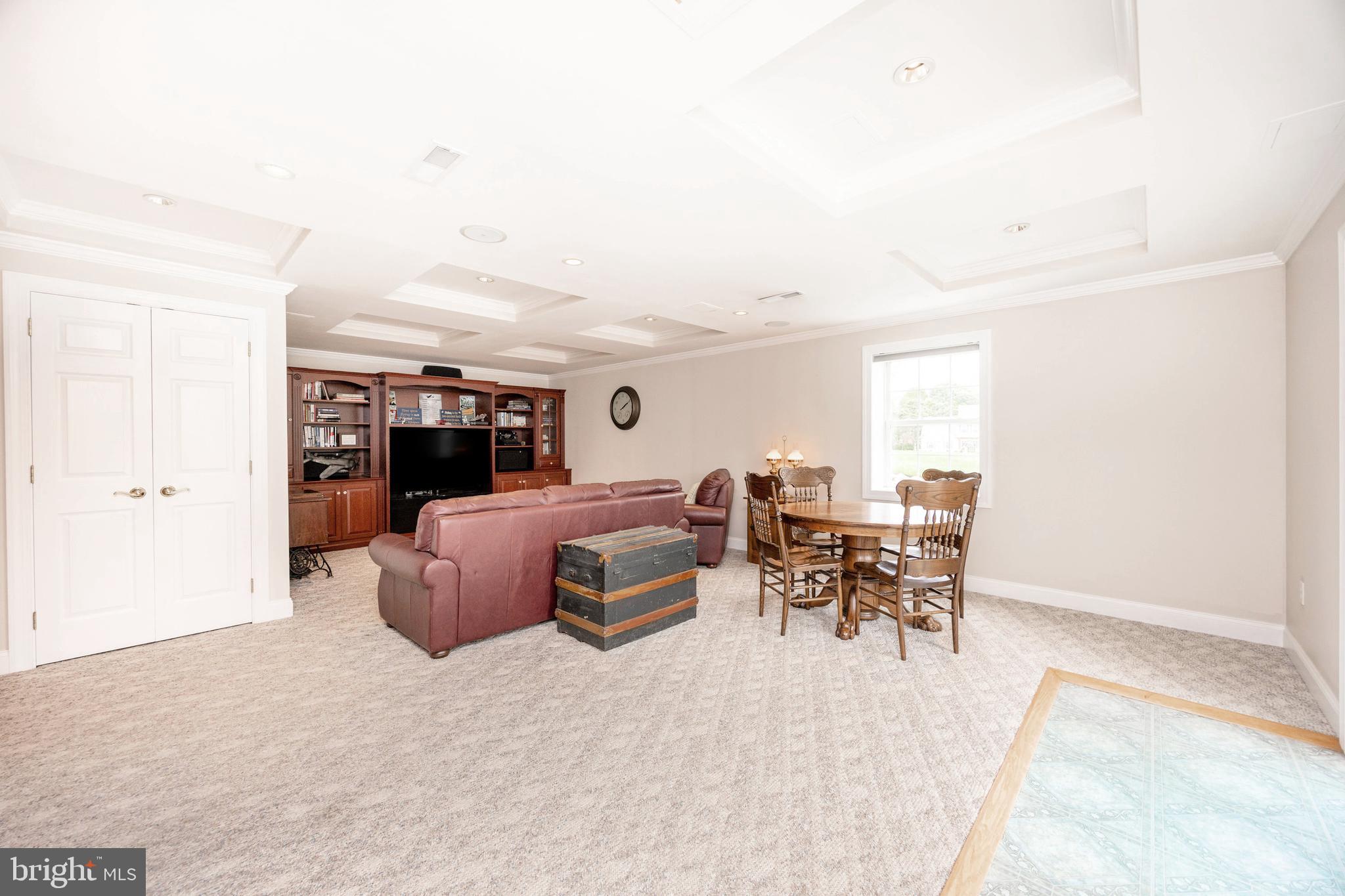 HIBERNIA HUNT - Residential