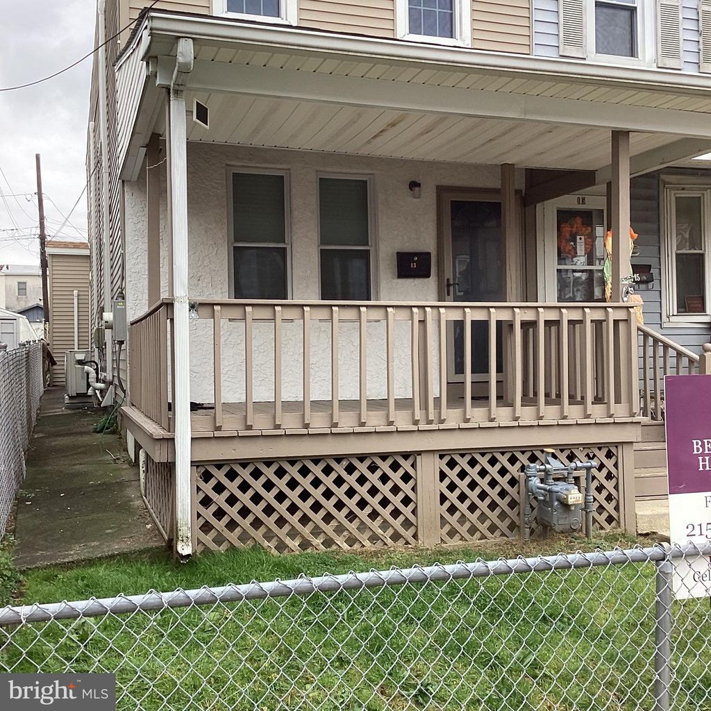 Photo of 13 W 8th Street, MARCUS HOOK, PA 19061 (MLS # PADE2104404)