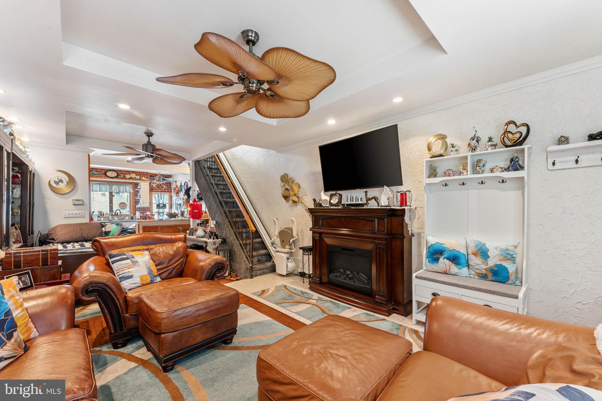 813 GREENWICH STREET