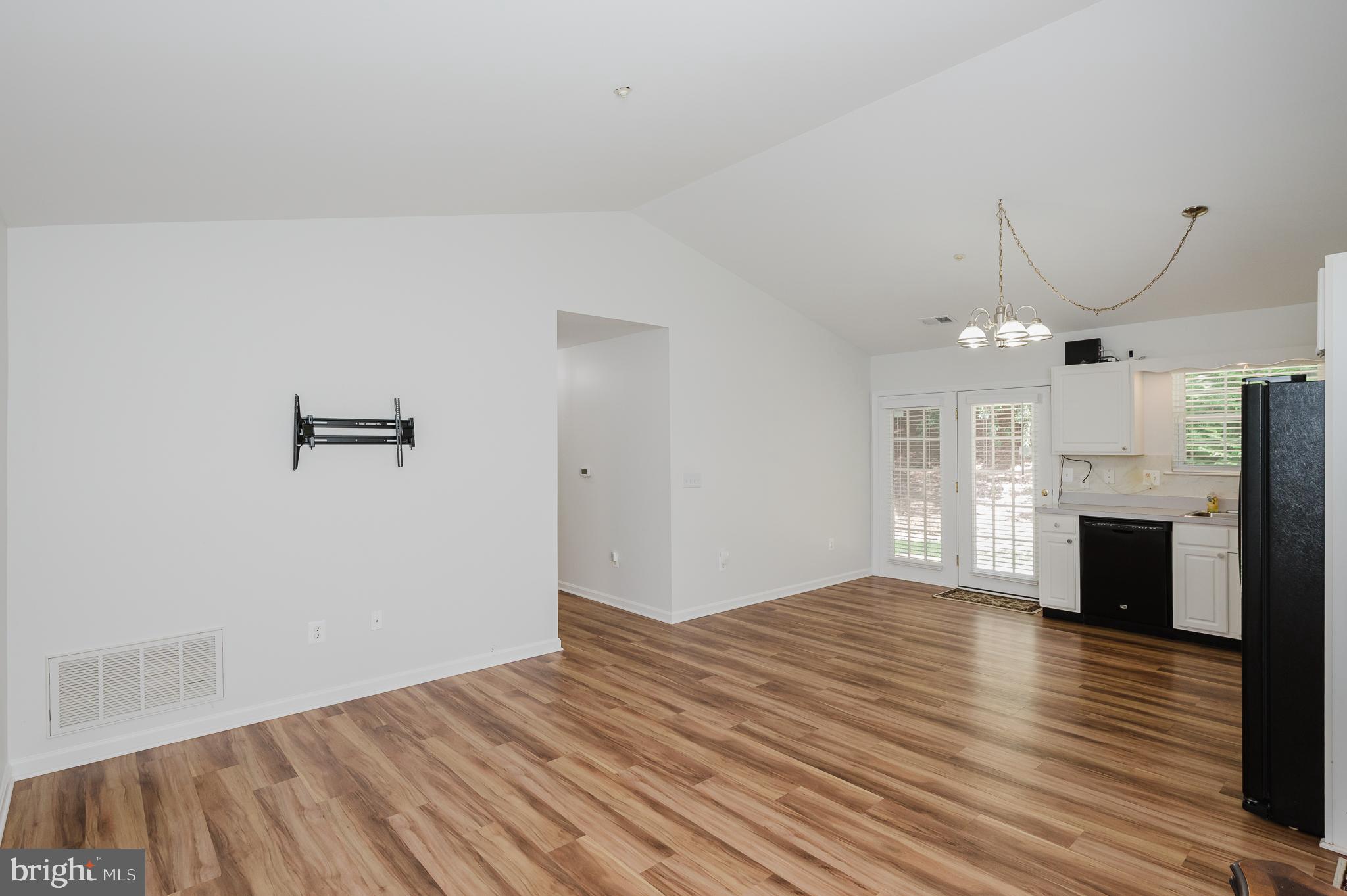 WINIFRED MANOR - Residential