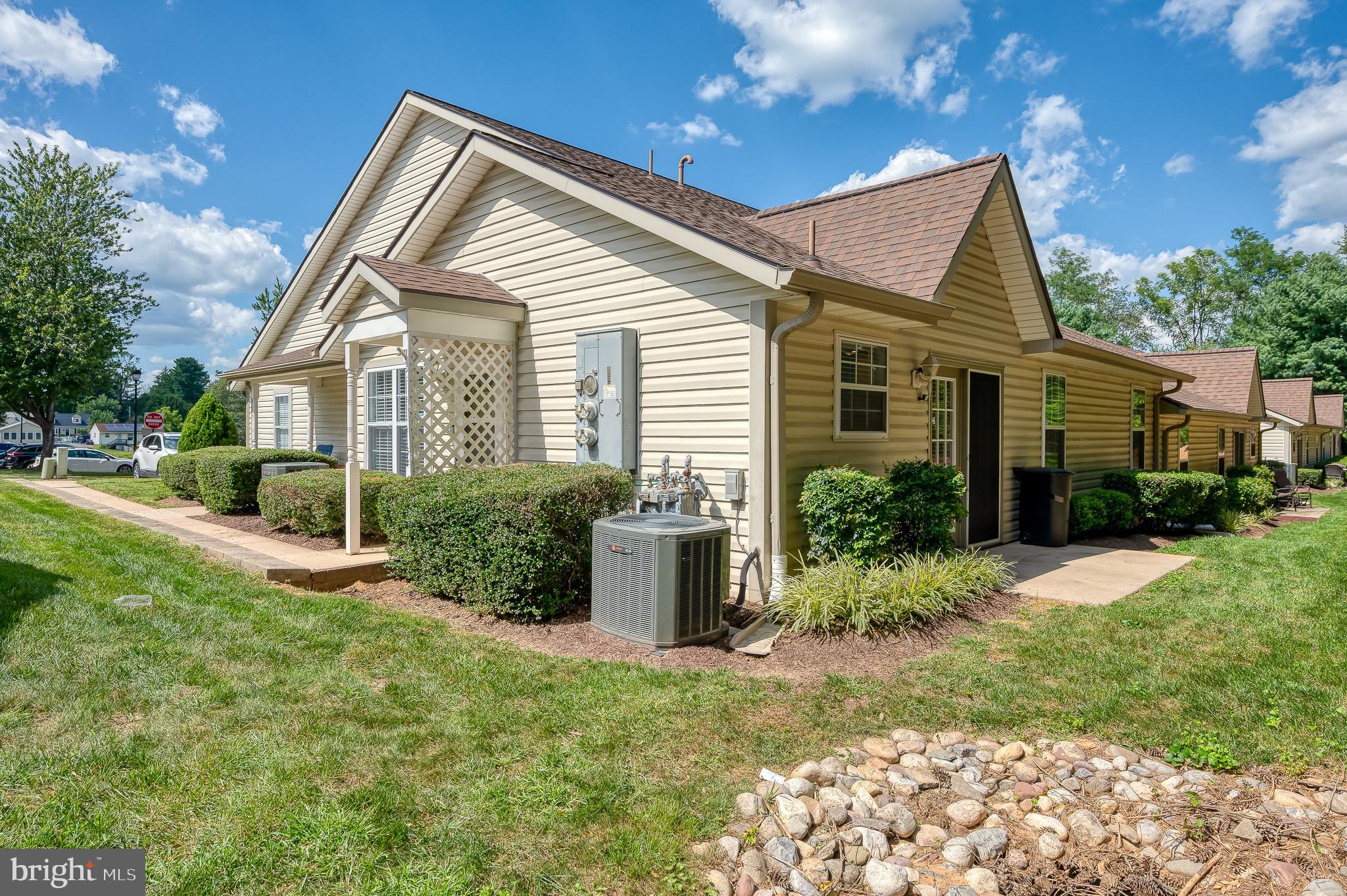 WINIFRED MANOR - Residential