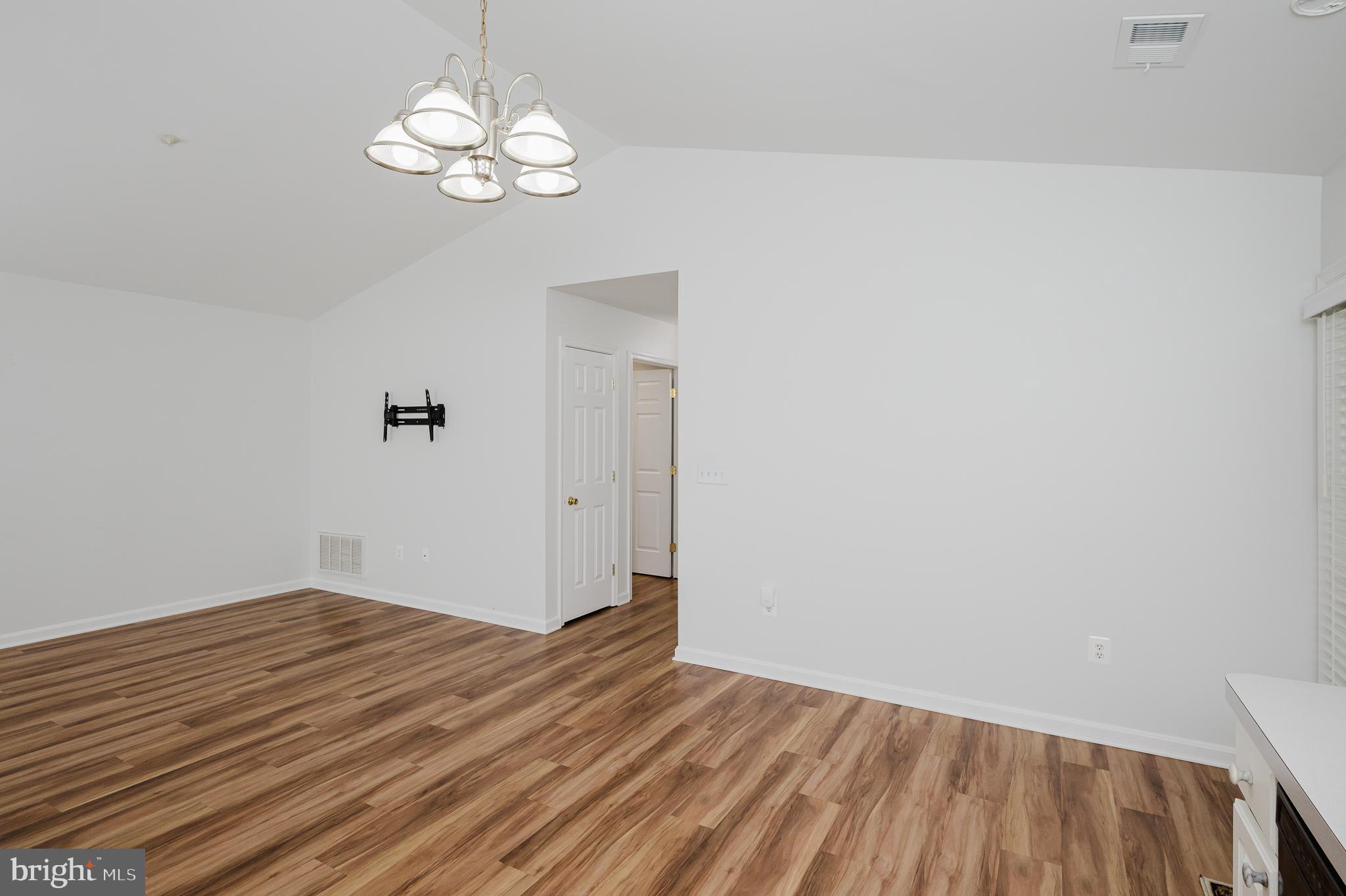 WINIFRED MANOR - Residential