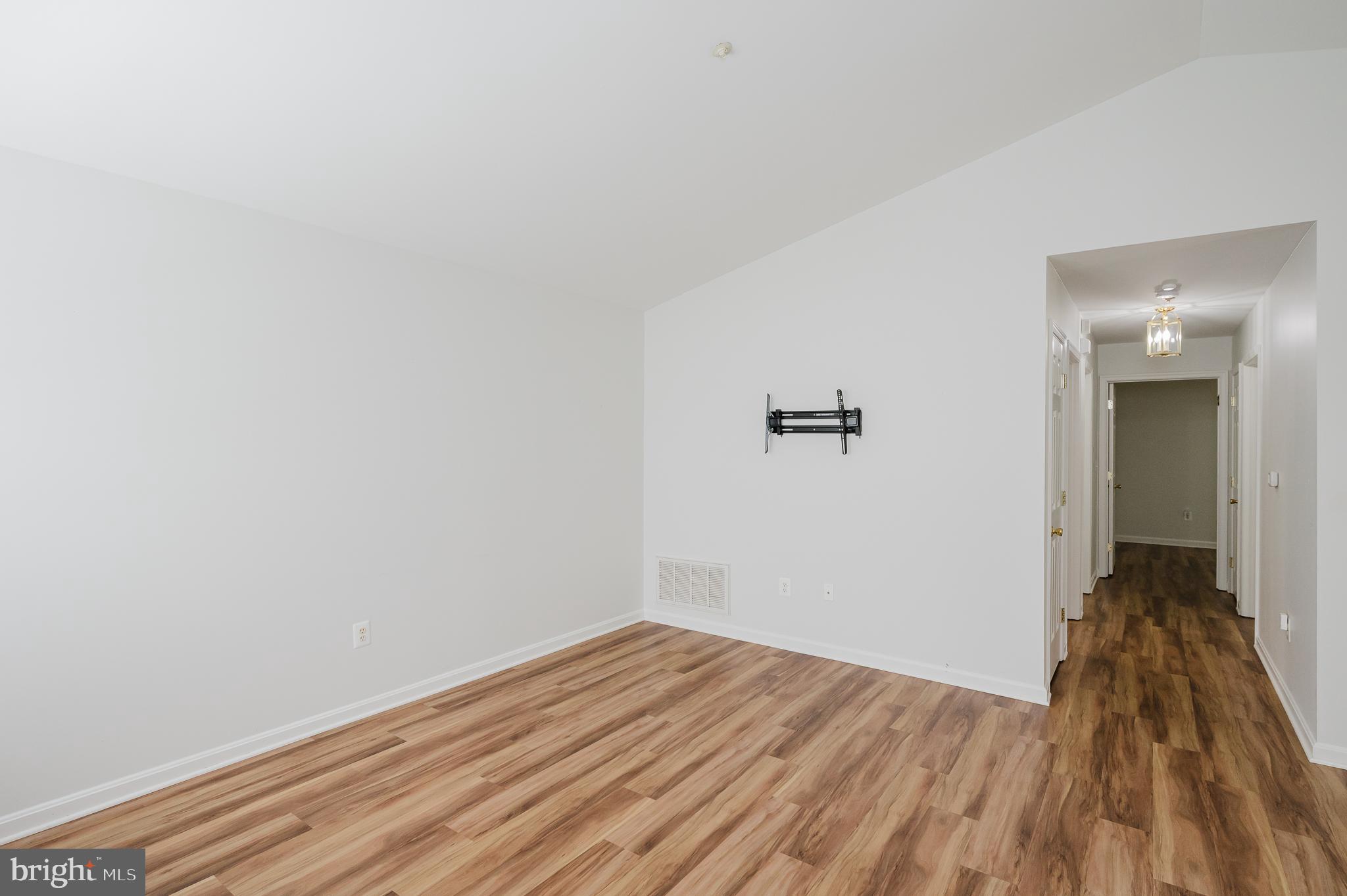 WINIFRED MANOR - Residential