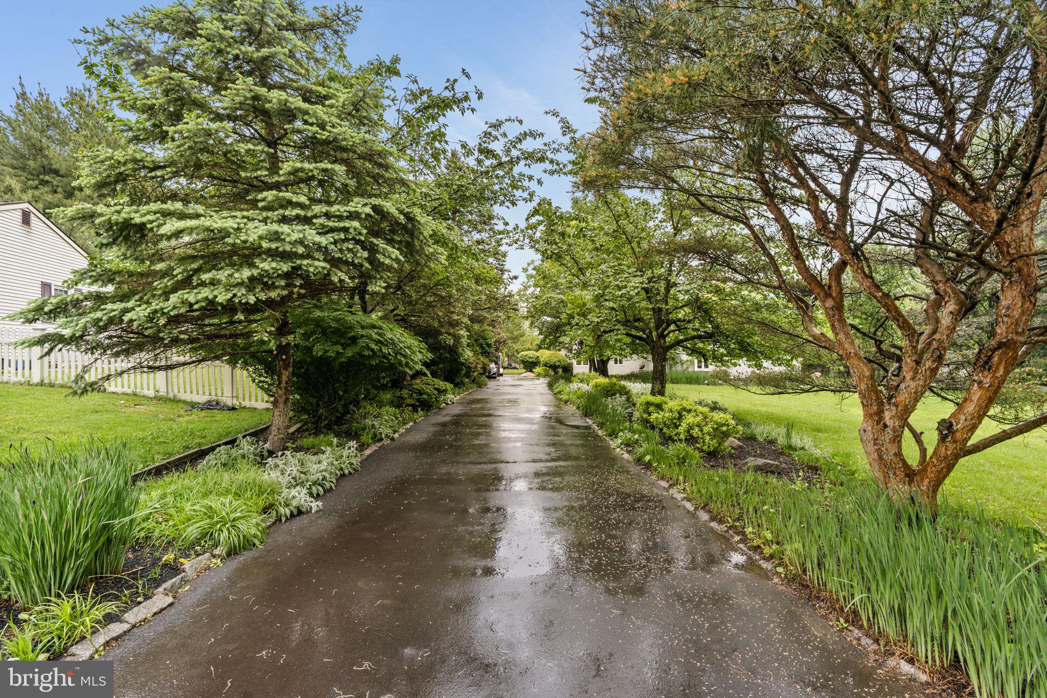 1734 HALLMAN DRIVE