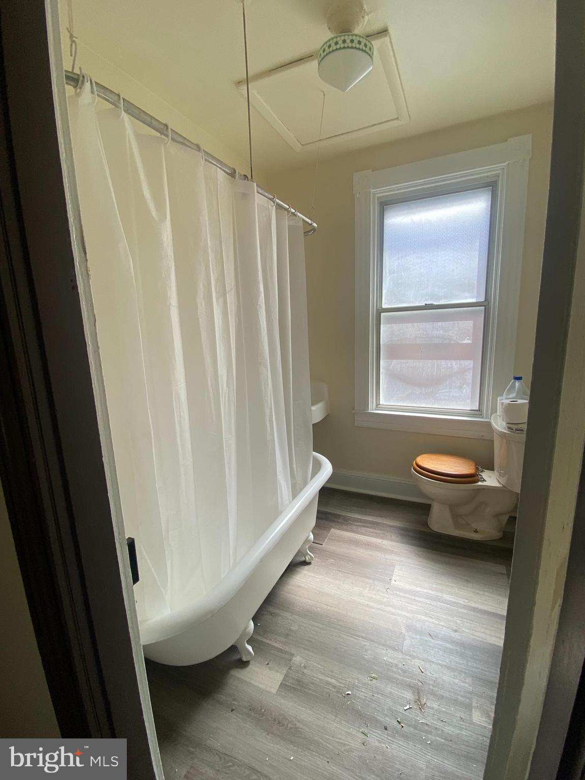 ROSEMONT - Residential Lease