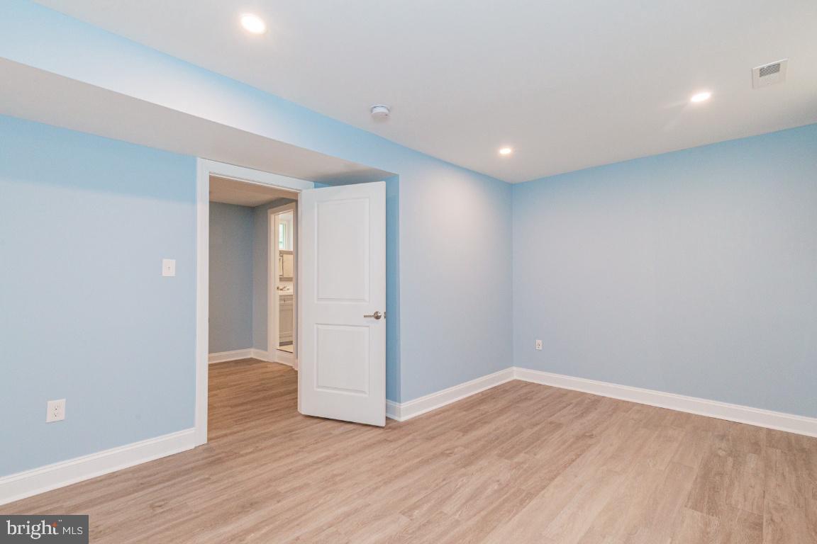 MT RAINIER- FUNKHOUSERS - Residential