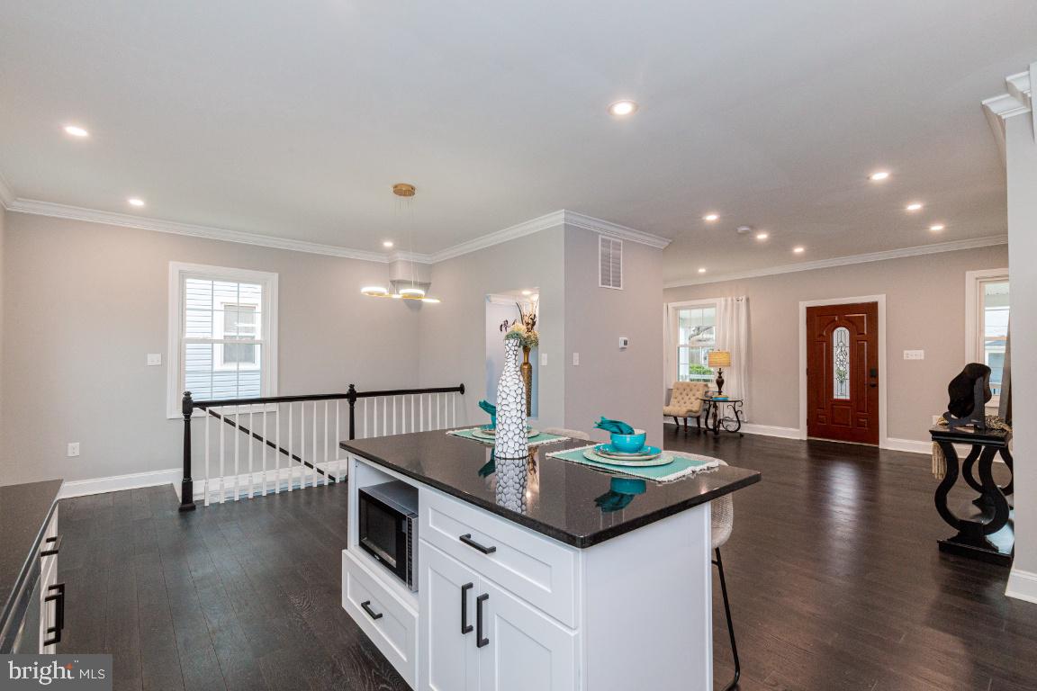 MT RAINIER- FUNKHOUSERS - Residential