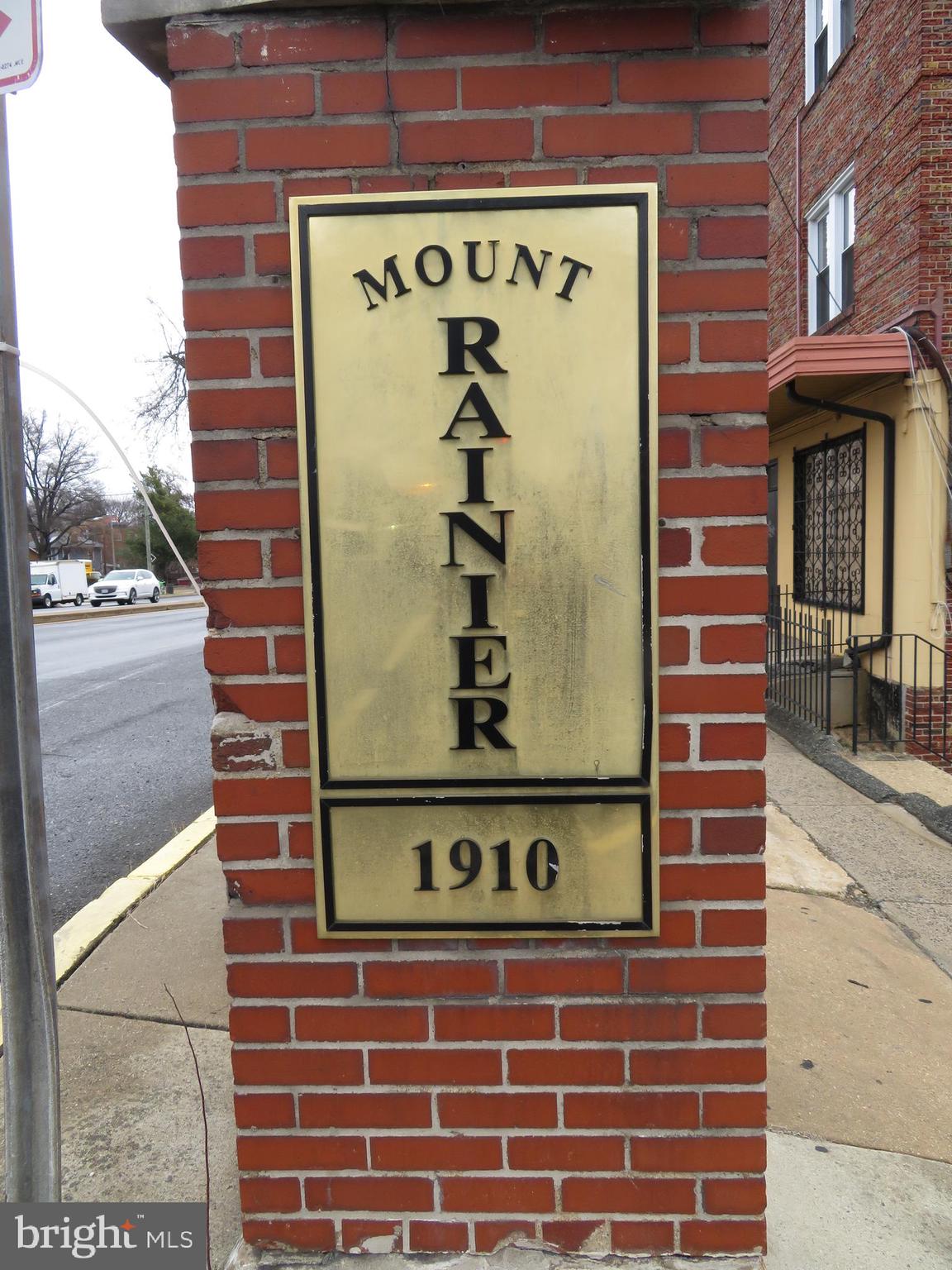 MT RAINIER- FUNKHOUSERS - Residential