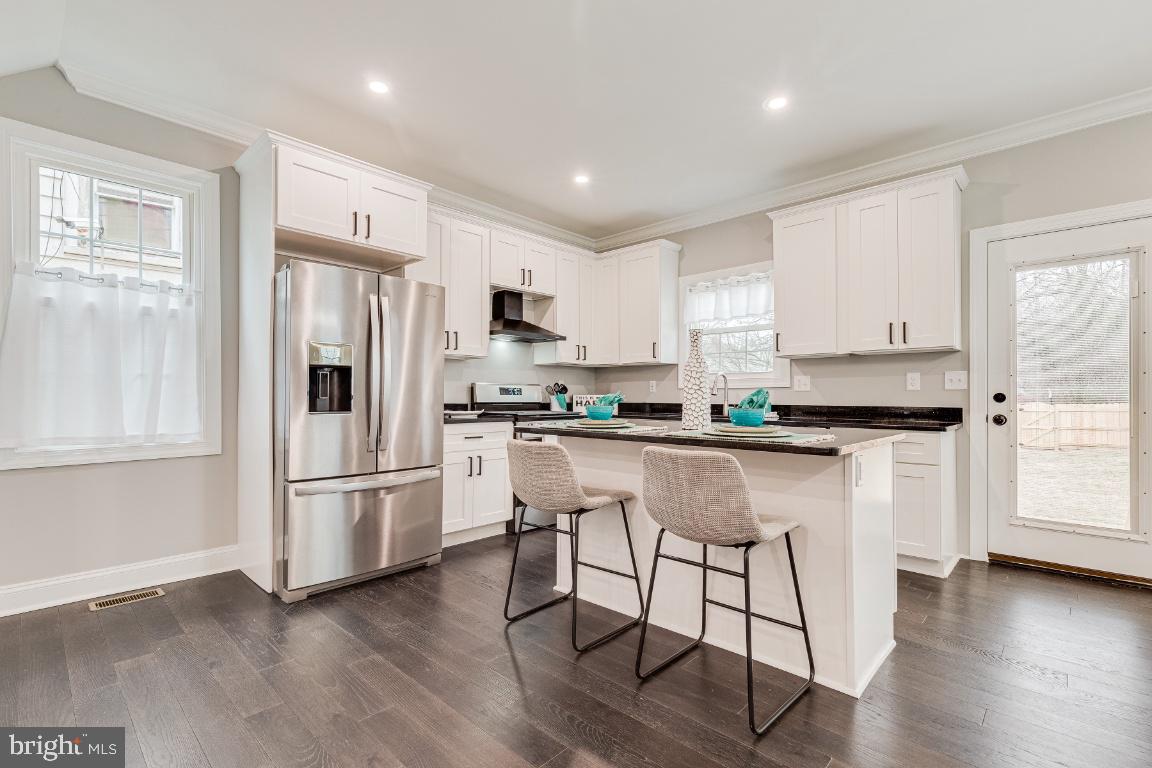 MT RAINIER- FUNKHOUSERS - Residential