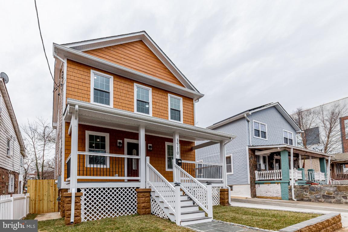 MT RAINIER- FUNKHOUSERS - Residential