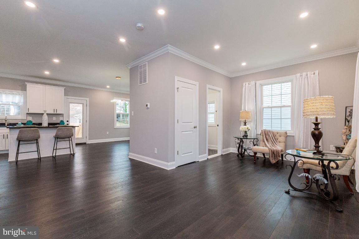 MT RAINIER- FUNKHOUSERS - Residential