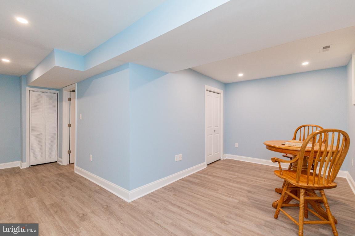 MT RAINIER- FUNKHOUSERS - Residential