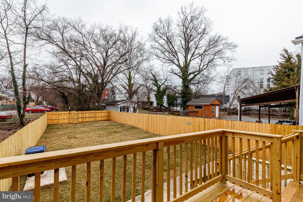 MT RAINIER- FUNKHOUSERS - Residential