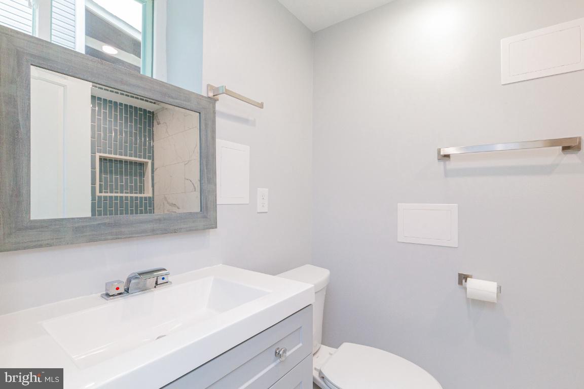 MT RAINIER- FUNKHOUSERS - Residential