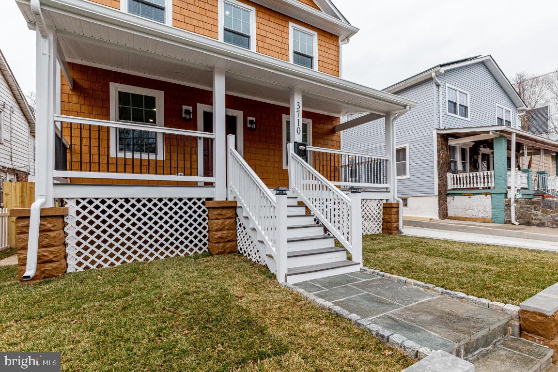 MT RAINIER- FUNKHOUSERS - Residential