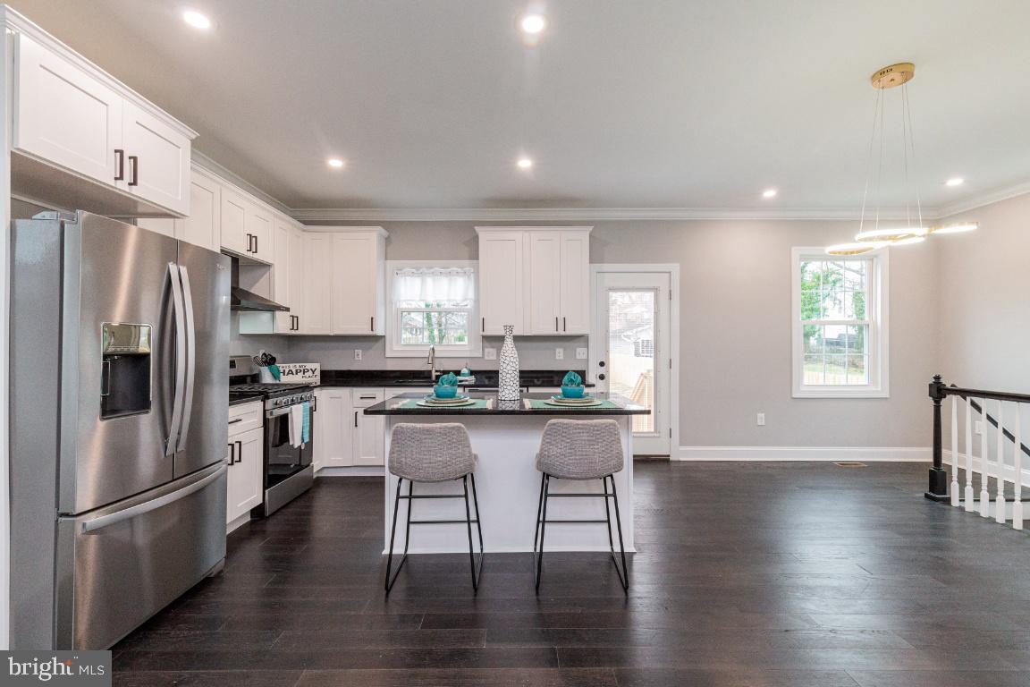 MT RAINIER- FUNKHOUSERS - Residential